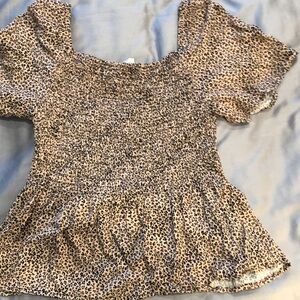 Adorable leopard top